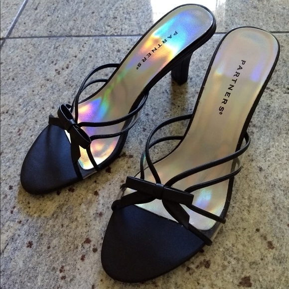 Partners Shoes - 🆕 Partners: Black Bow Heels